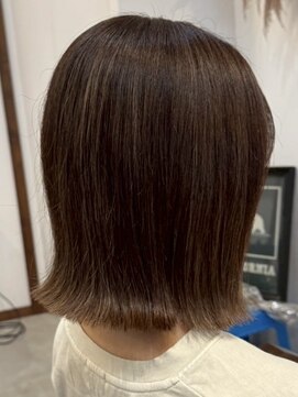 ルイ(ROUIS produced by LUCK 津田沼) ROUIS津田沼 白髪が気になり始めたら？ナチュラルハイライト