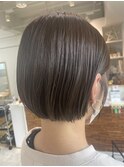 柔らかカラーのミニボブ
