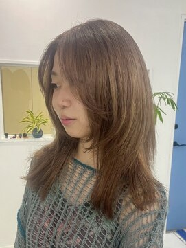 トイロ(toiro) ハッシュカットミルクティーベージュブリーチカラー