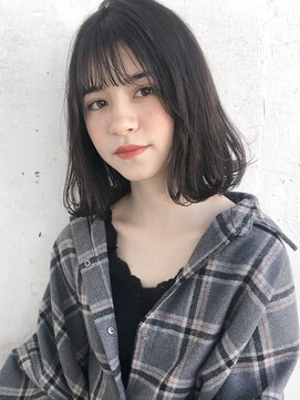 ルティア(Lutia) 暗めブルーアッシュが人気！