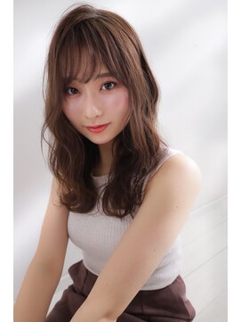 ウィ ラグゼ 北千住店(Oui luxe) フェミニンセミロング