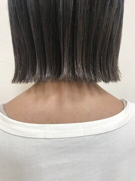 ヒルズ(BiBi hills) 高知 南国市 BiBi hills 切りっぱなしボブ ミニボブ