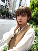 小顔丸みショートハイトーンアッシュブラウン
