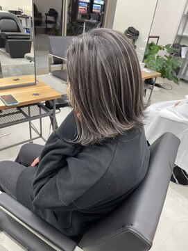 エイル 茶屋町(Eir) 【ブリーチ】【ハイライト】【トリートメント】【髪質改善】