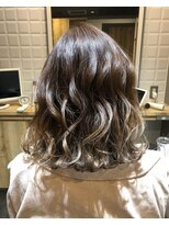 カミケンガレリア(kamiken. galleria)&nbsp;大人かわいい透明感ゆるふわ艶ボブ【カミケンガレリア】