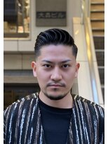 漢前カット　外国人風ポンパドールフェード