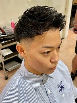 ディスイズバーバーサード(THIS IS BARBER 3rd) ツーブロック アップバング 束感ショート