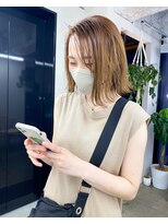 キジ(kiji)&nbsp;【kiji】切りっぱなしボブ　/　前髪長め　/　ブリーチベージュ