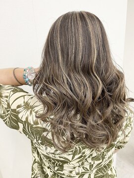 アオアクア バイ グルグル 小岩店(ao akua by GULGUL) フォギーベージュ×グラデーションハイライトカラー