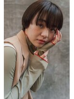 暗髪マッシュショート