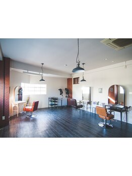 「白髪染め」と一言で言っても…年齢によって白髪の悩みも変わってきます。生え方によって染め方も様々です