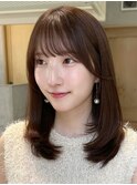 顔周りレイヤーカットくびれヘアミルクティーベージュカラー