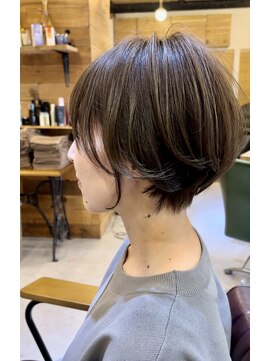 チリンバイロストシティー(Chillin by LOSTCITY) 似合わせショートボブスタイル