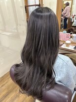 イタクラ 赤道店 (ITAKURA) グレージュ／グレーブラウン／ロング巻き髪