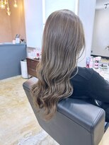 シム(sym)&nbsp;グレージュカラースタイル