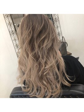 リズ オブ ヘアー(Lis of hair) バレイヤージュ☆ホワイトベージュ【大橋】＠lis_oohashi