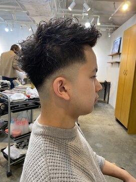 エルオム(EL.HOMME) スキンフェード／無造作パーマ