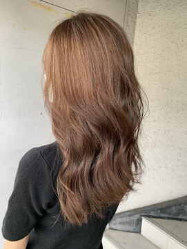 エミュー(emue) 20代30代シークレットハイライト×ミルクティーベージュ　木ノ下