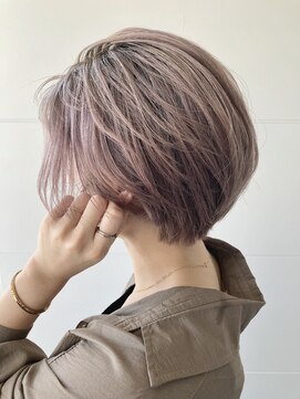 ダイス(Dice) ホワイトピンク×ショート