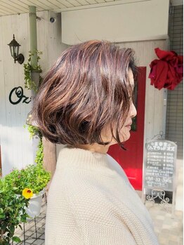 ヘアランド オズ(hair land Oz)の写真/ケアに特化したダメージレス施術で、大人女性の魅力を引き出す上品な仕上がりに大満足◎染める度に美しく…