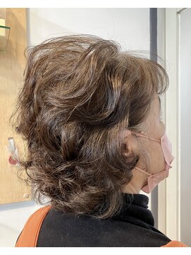 カットハウス はさみの部屋 ランダムカール・ミセスヘア