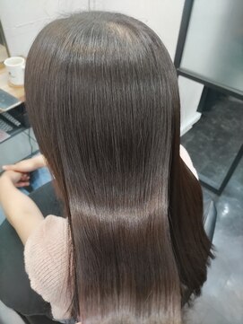 エスカーラ 町田(THE ESCALA) 斜めバング/グレージュカラー/デザインカラー[町田駅]