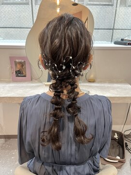 ミラ(Mila) ツイン編みおろし♪結婚式お呼ばれヘア