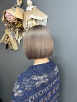 ラフィネ(Raffine)&nbsp;ホワイトグレージュ/ボブ/ハイトーン