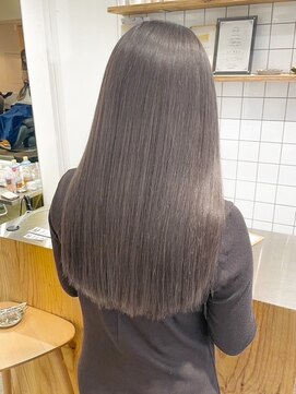 リラ バイ ミラ 新宿(LILA by MILA) ストレートこなれミディ/うる艶髪質改善トリートメント/新宿