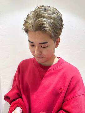 アッシュ 十日市場店(Ash) ブロンドベージュ