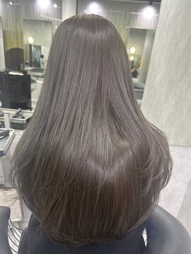 シティ(CITY) ツヤ髪グレージュカラー×ロングレイヤーカット【CHICA】