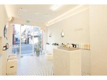 ラルム(ralme/sol)の雰囲気（自然光に包まれた、開放感あるエントランス＊）