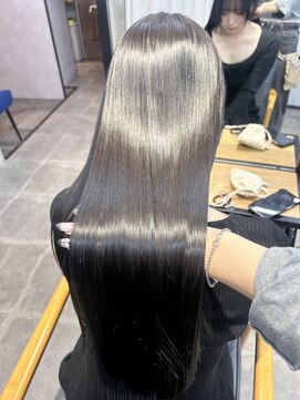 コビーバイジーナ 梅田茶屋町(Coby by Zina) 髪質改善トリートメント/縮毛矯正【hina】