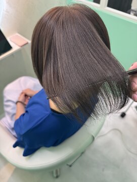 エラ(Ella) 白髪ぼかしカラー