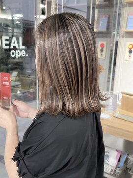 レディアル 大宮(REDEAL ope.) 【ハイライト】ベージュハイライトバレイヤージュ