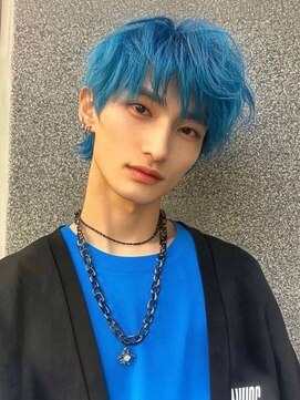 ネハス 栄(nehus.) MEN’S HAIR/サーフカール/刈り上げセンターパート/ブリーチ
