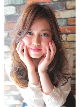 アクティフ(actif) 大人可愛い抜け感セミディー