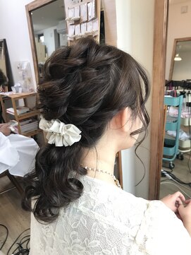 ロカット サロン(Roquat Salon) ふんわりローポニーアレンジ【ヘアアレンジ　袴/立川南/立川】
