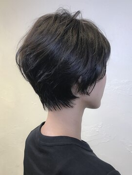 ウィロー(WILLOW) 【WILLOW】シンプルなショートヘア（井下貴史）