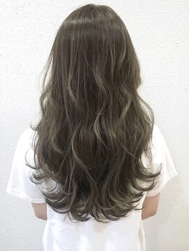 リル(Lille 橋本) 外国人ロング×ブロンドグレージュ【Lille橋本】