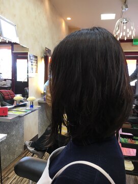 ティカル(Tikal) パーマ風前下りボブ