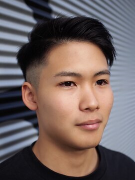サン(3) サイドパート　七三　アップバング　かき上げ　フェード