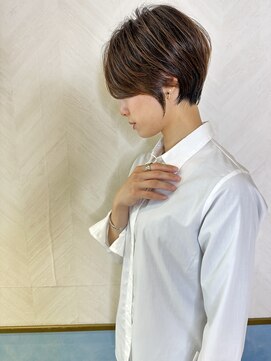 ロンド ストラーダ 心斎橋(Lond strada) ショート×ハイライト白髪ぼかし×シルキーベージュ[心斎橋]