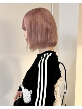 ニコフクオカヘアーメイク(NIKO Fukuoka Hair Make) 切りっぱなしボブ/ホワイトピンクベージュ