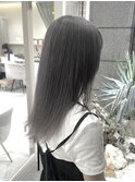 流行りのハイトーングレージュカラー　松井