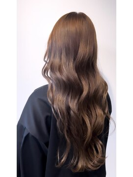 オル(Olu) オリーブベージュ×韓国風巻き髪