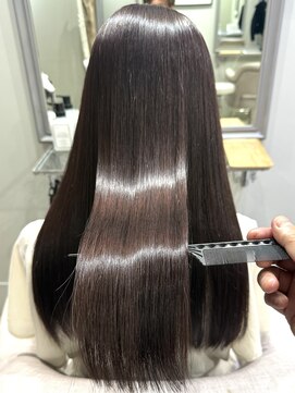 ヘレナトウキョウ(Helena Tokyo) 乾かしただけで、この仕上がり！髪質改善ストレート！