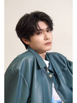 オーシャントーキョーオーバー 渋谷(OCEAN TOKYO OVER) 韓国センターパートコンマバングフェザーパーマニュアンスパーマ