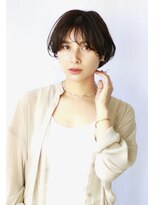 チェコリル(Cyecoril)&nbsp;フェザーバングのナチュラルショートボブ／前髪