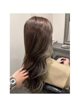 ヘアーアンドメイクアップ ケー インターナショナル 神楽坂(Ke' International) インナーカラー ブリーチ2回　ハイトーン　ロングヘア　シルバー